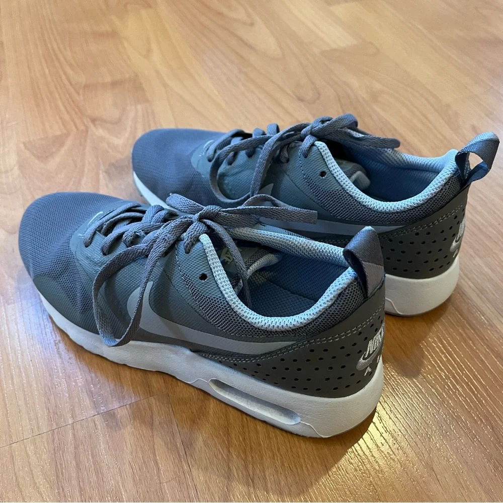 Nike air max tavas running shoes